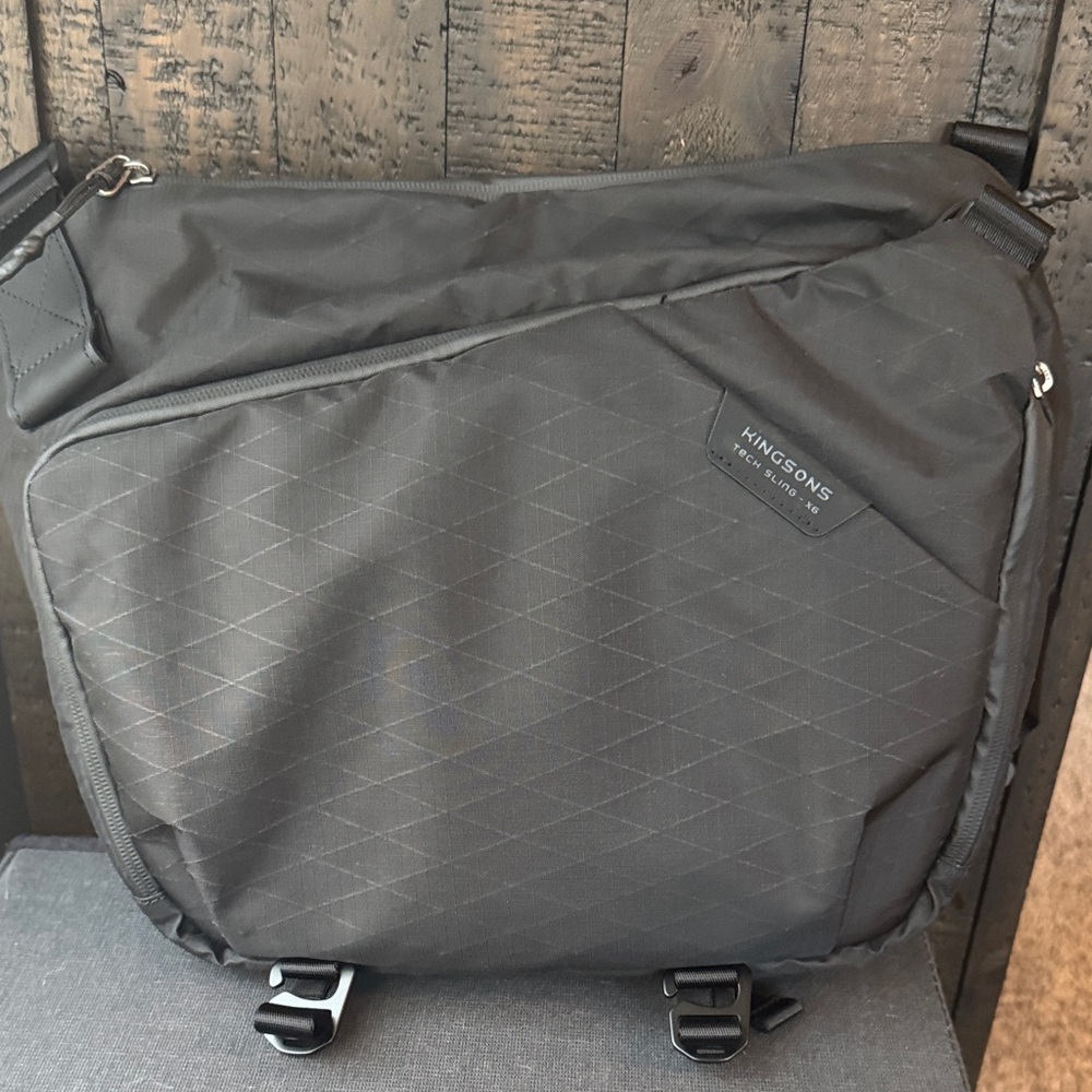 Kingdom x6 Cross Body Tech Bag